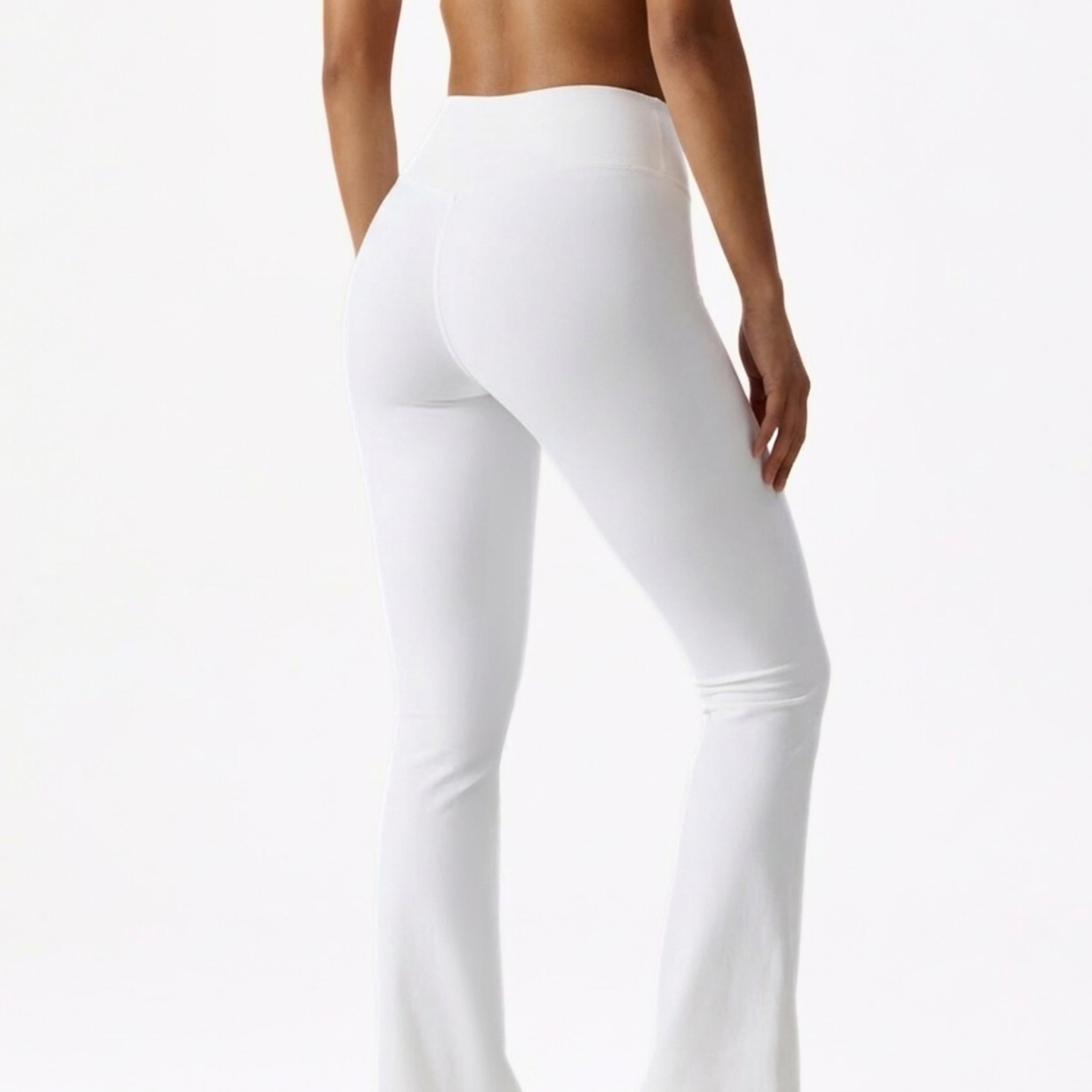 Sculpt 01 Flared Leggings - White